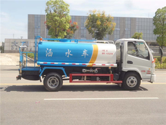 5方凯马多功能洒水车