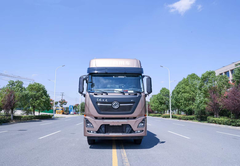 9.6米–东风天龙KL手动挡冷藏车
