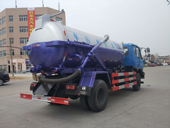 东风153 12方吸污车