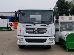 东风D9 12方洒水车