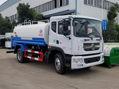 东风D9 12方洒水车