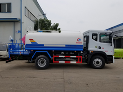 东风D9 12方洒水车