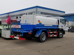 东风D9 12方洒水车