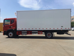 东风D9 6.8米冷藏车