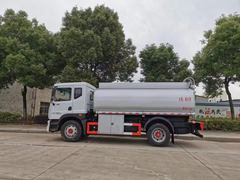 东风D9国六11.9方普通液体运输车
