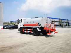 东风K6驾驶室12吨洒水车
