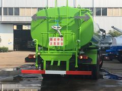 东风T5后八轮洒水车—可加30米小雾炮