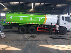 东风T5后八轮洒水车—可加30米小雾炮
