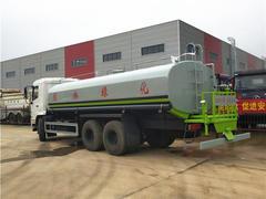 东风专底后八轮22方洒水车