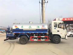东风专底洒水车10~15方