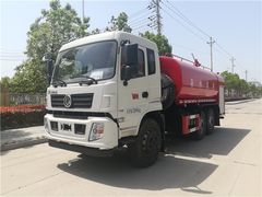 东风六驱12吨洒水车