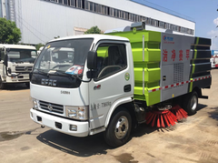 东风多利卡5方扫路车