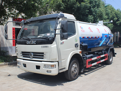 东风多利卡8方吸污车