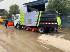 东风多利卡8方扫路车