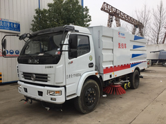 东风多利卡8方洗扫车
