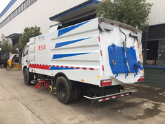 东风多利卡8方洗扫车