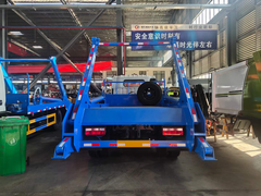 东风大福瑞卡摆臂式垃圾车