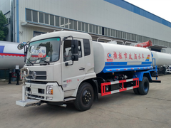 东风天锦12方洒水车