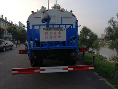 东风天锦15方洒水车