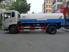 东风天锦15方洒水车
