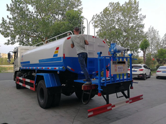 东风天锦15方洒水车