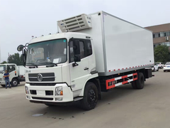 东风天锦7.6米冷藏车