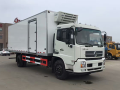 东风天锦7.6米冷藏车
