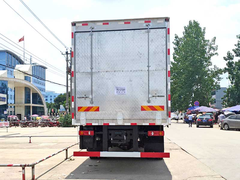 东风天锦7.8米运猪车，畜禽运输车厂家直销支持分期付款