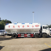 东风天锦小三轴30方散装饲料运输车