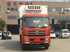 东风天锦小三轴8.6米冷藏车