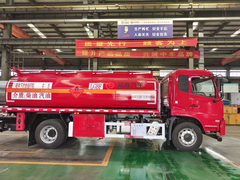 东风天锦康机210马力13.9方铝合金运油车