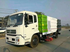 东风天锦洗扫车，扫路车
