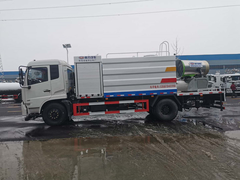 东风天锦车载造雪车