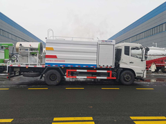 东风天锦车载造雪车