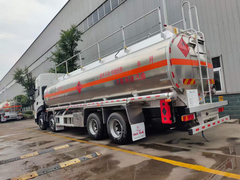东风天龙前四后八29.7方铝合金运油车