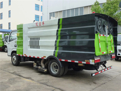东风小多利卡吸尘车