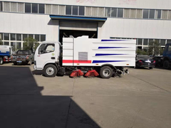 东风小多利卡扫路车