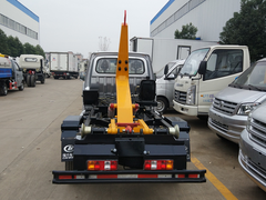 东风小康3方勾臂式垃圾车
