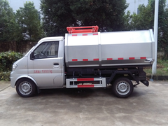 东风小康3方挂桶式垃圾车