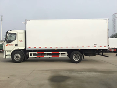 东风柳汽7.5米冷藏车