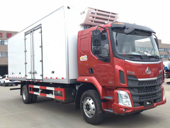东风柳汽8.6米冷藏车
