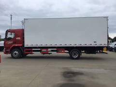 东风柳汽8.6米冷藏车