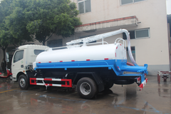 东风蓝牌小多利卡吸粪车