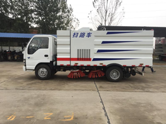 五十铃扫路车
