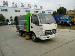 凯马国五扫路车