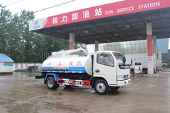 可上蓝牌的东风小多利卡5方吸粪车