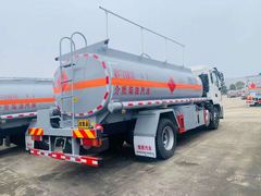 国六东风锦程10吨油罐车
