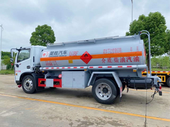 国六爆款东风福瑞卡8吨油罐车