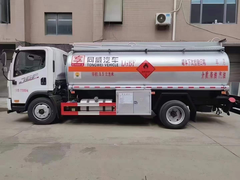 国六解放8.5方油罐车