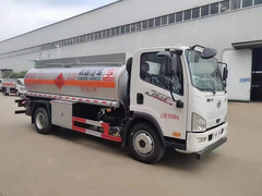 国六解放8.5方油罐车